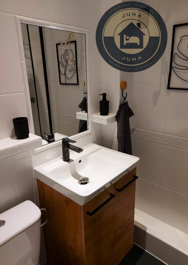 Juna - Nowoczesny Apartament W Centrum Z Widokiem Na Park Pruszków Eksteriør billede