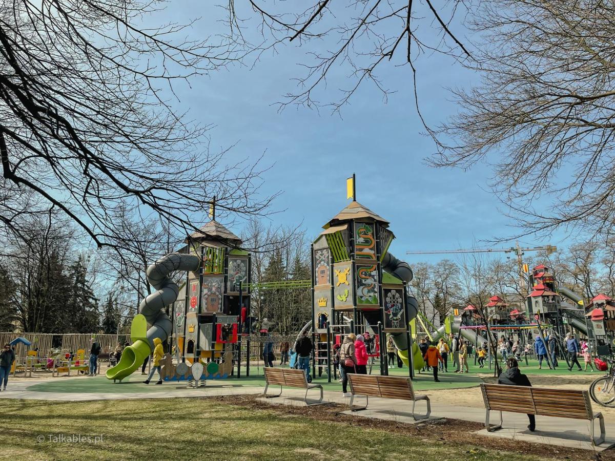 Juna - Nowoczesny Apartament W Centrum Z Widokiem Na Park Pruszków Eksteriør billede